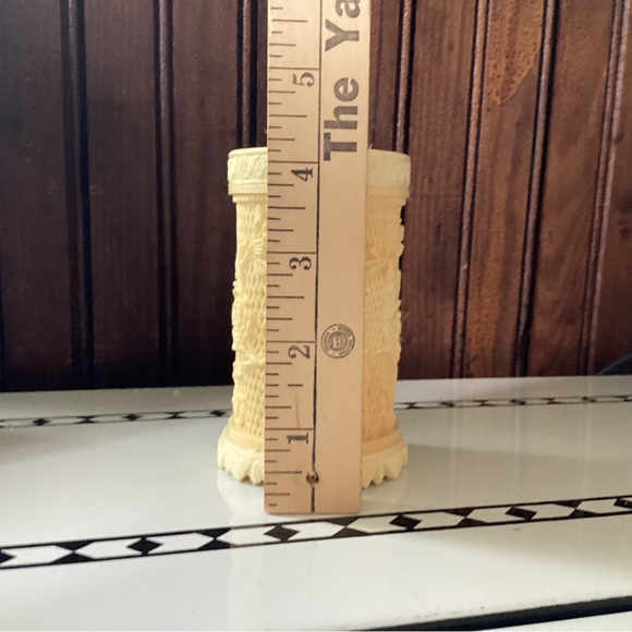 Vintage: Faux Ivory Rose & Lattice Holder ~ Cocktail Forks. - Picture 4 of 12